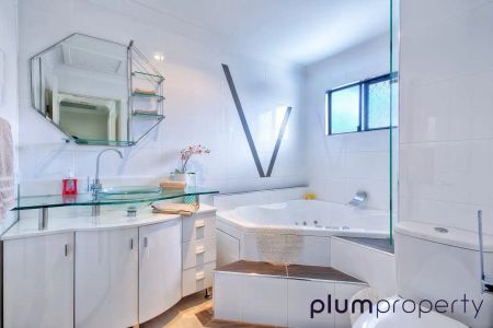 “Spacious and quiet townhouse in fantastic location!” - Photo 3