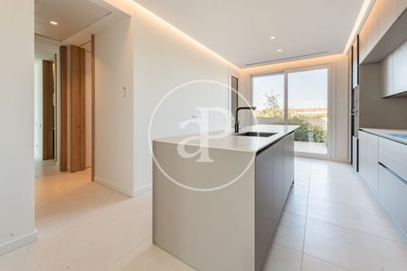 Triplex penthouse for rent in La Finca - Photo 4