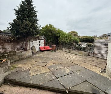 3 Bed Semi-Detached House, Thorpe Crescent, LS10 - Photo 4