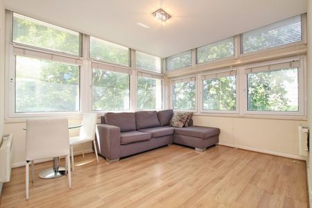 Metro Central Heights, Newington Causeway, Elephant & Castle, London SE1 - Photo 2