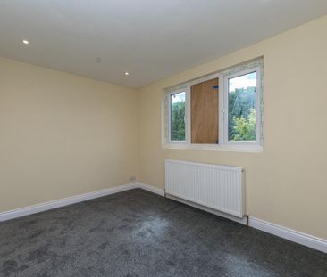 2 bedroom semi-detached house to rent - Photo 4