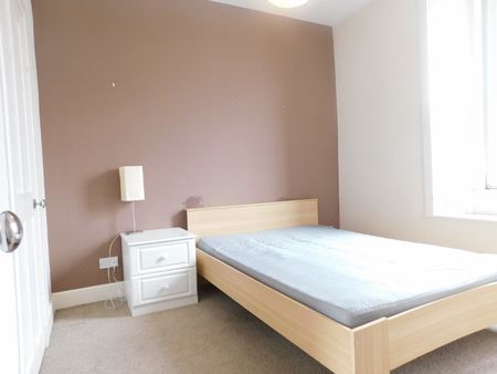 Yeaman Place, Edinburgh, EH11 1BT - Photo 2