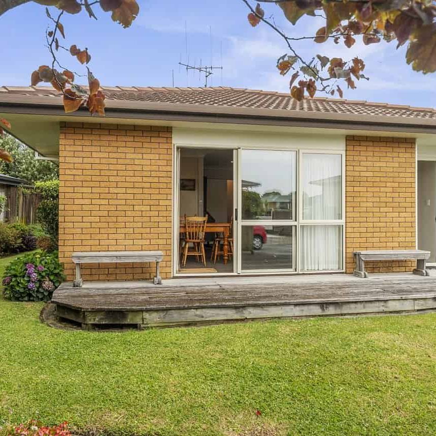 Charming 3BR Greerton Retreat! - Photo 1