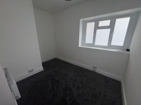 Withnell Road F2, Blackpool - Photo 3