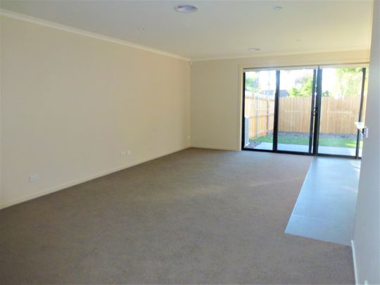 6/1-3 Coppin Place, Weetangera ACT 2614 - Apartment For Rent | Domain - Photo 1