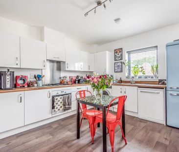 2 bedroom flat to rent - Photo 6