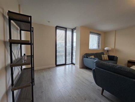 Apartment 48 17 Queens Square, Belfast, BT1 3FF - Photo 3