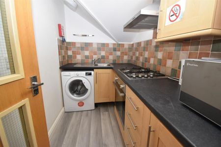 2 bedroom flat to rent - Photo 3