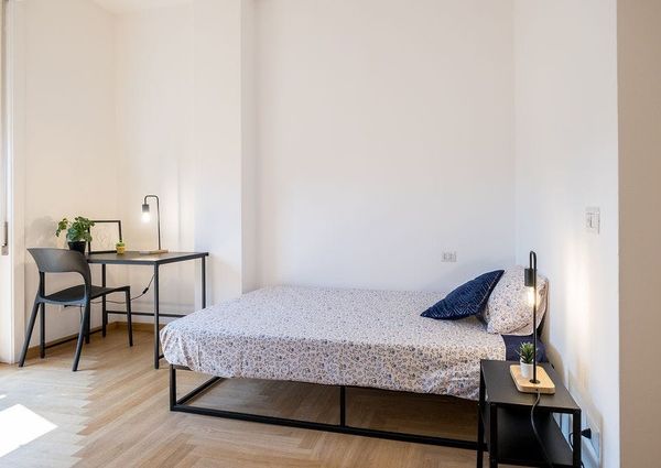 Piazza Carlo Caneva, Milan, Lombardy 20154