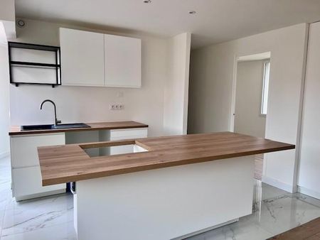 Location Appartement 3 pièces 56m² BRIGNOLES 83170 - Photo 3