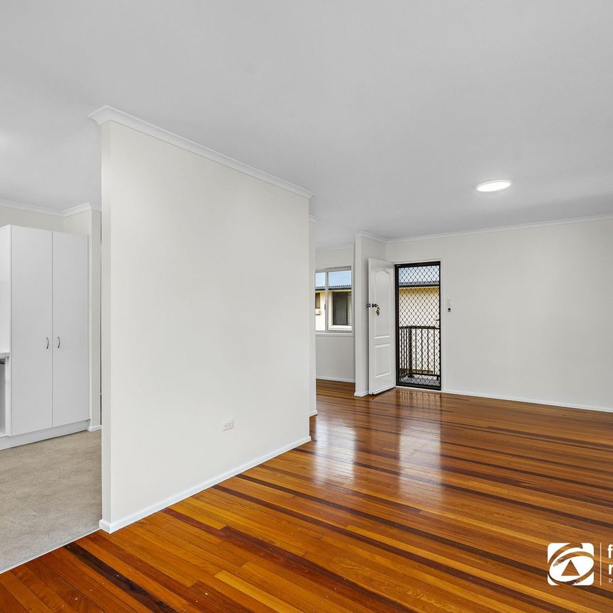 DELIGHTFULLY RENOVATED FAMILY HOME IN ORMISTON - Photo 1