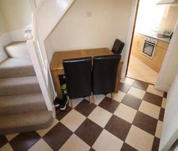 3 bedroom end of terrace house to rent - Photo 3