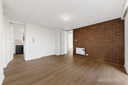 Renovated Two Bedroom in a Connected Tullamarine Pocket - Photo 2