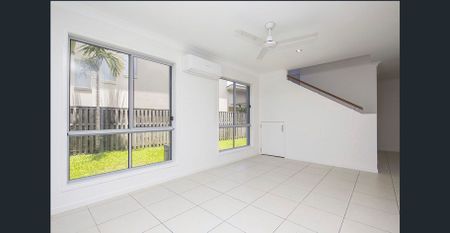 Spacious 4-Bedroom Double-Storey Home for Rent in Coomera - Photo 4