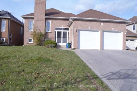 Detached Home For Lease | N8138744 - Photo 3