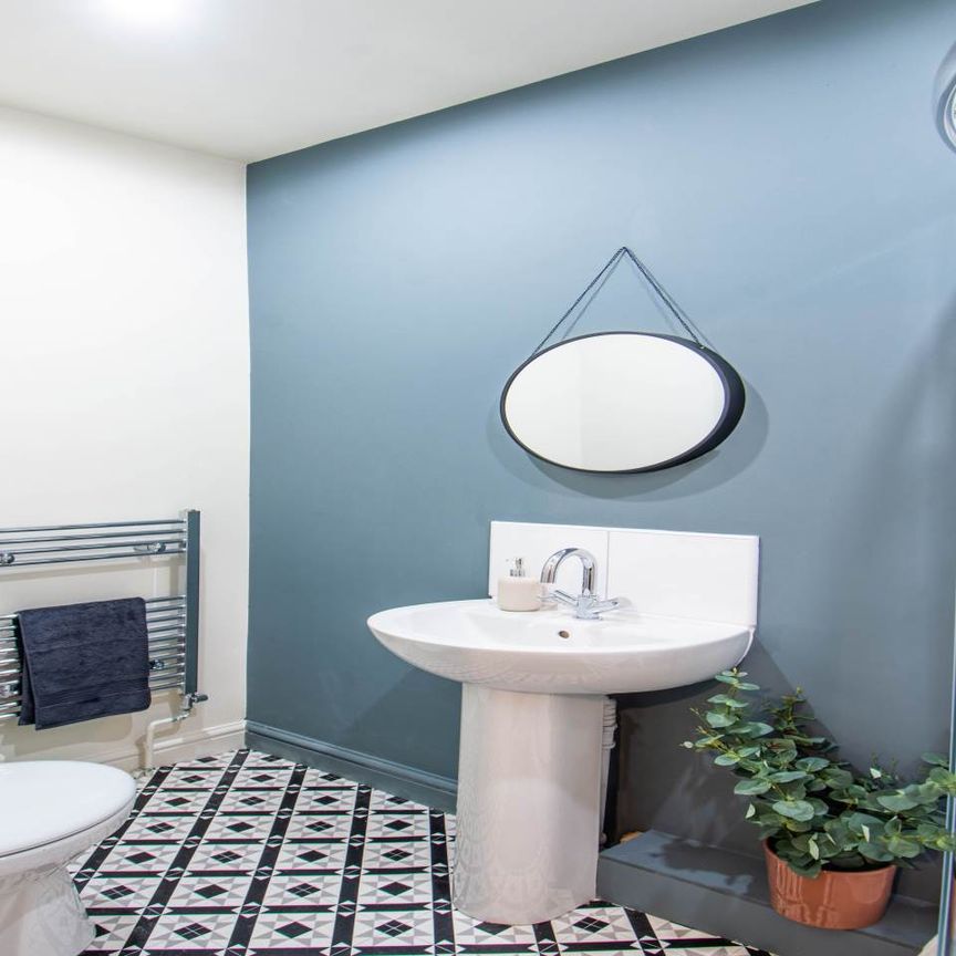 Sunny Grove (Room 3), Morley, Leeds - Photo 1