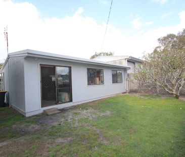 Low-Set 2-Bedroom Property with Private Yard – Walk to Maroochydore... - Photo 4