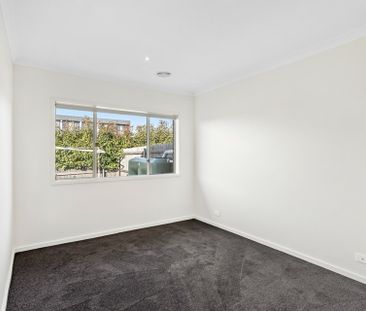 3 bed 2 bath Within Walking Distance to Casey Market Town - Photo 5