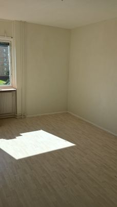 Karlstorpsvägen, Trollhättan - Foto 1