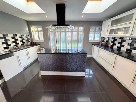 Roxborough Walk, Liverpool, Merseyside, L25 - Photo 3