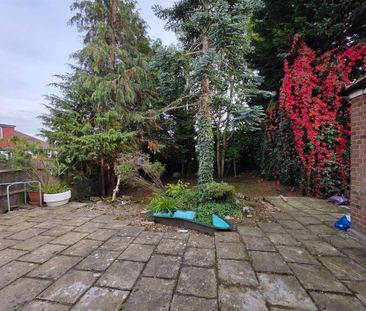 1 bedroom in a house share to rent - Photo 6