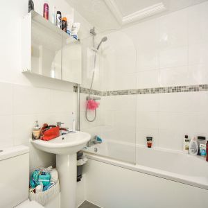 1 bedroom property to rent - Photo 3