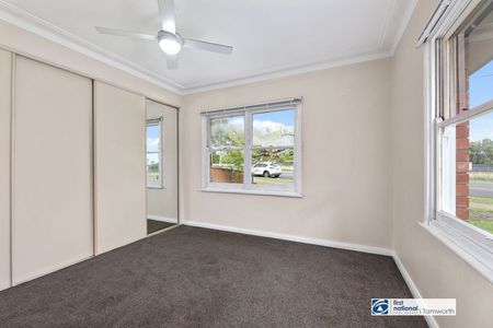 3 Bedroom home - South Tamworth - Photo 3