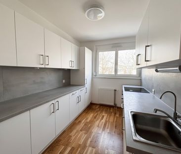 Gartenwohnung - Familienparadies mit Küche, Terrasse und Parkplatz - Photo 2