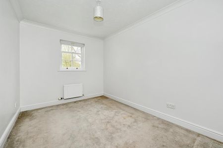 2 bedroom ground floor flat to rent - Photo 3