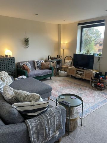 2 bedroom flat to rent - Photo 2