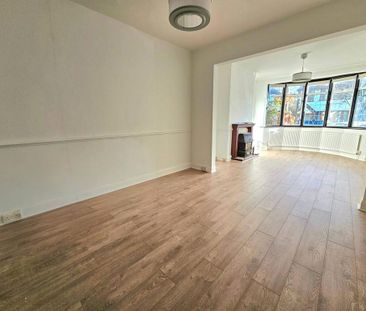 4 bedroom semi-detached house to rent - Photo 6