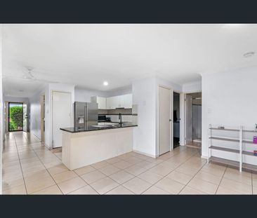 6 Sutherland Crescent, Goodna, Qld 4300 - Photo 2