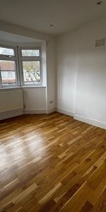 7 Bed Semi-Detached House, Woodmansterne Road, SW16 - Photo 4
