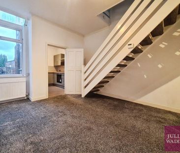 2 bedroom terraced house to rent - Photo 2