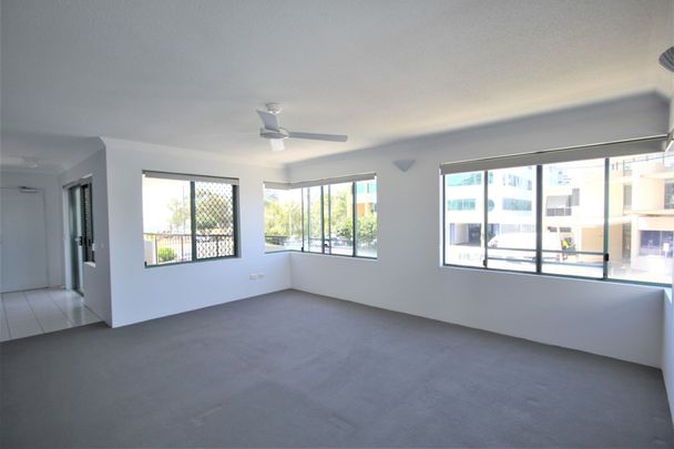 Great Lifestyle Location - Opposite Cotton Tree Park - Photo 1