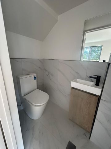 SUNNYVALE, 2 BEDROOMS - Photo 2