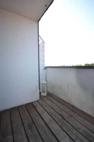 Gepflegte 2-Zimmer-Wohnung mit Balkon im DG im Zentrum von Heide, Kreis Dithmarschen - Photo 3