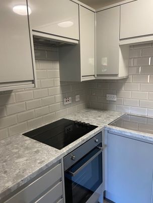 Studio Flat, Millstream Close, N13 - Photo 1