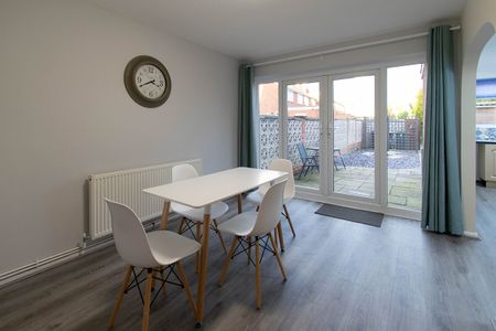 4 Bed Semi-Detached House, Leam Green, CV4 - Photo 2