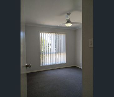 Modern Duplex with a good sized yard - Photo 4