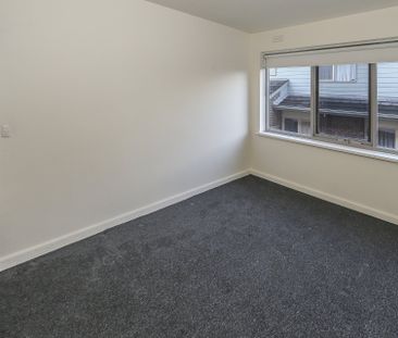 Prime location 2 bedroom apartment - Photo 4