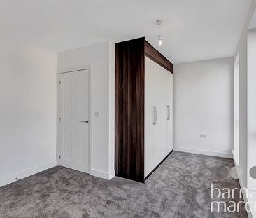 Well Grove, London - Photo 4