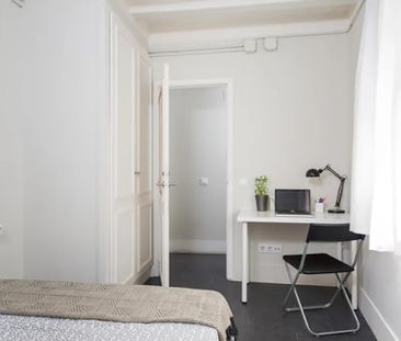 Carrer de la Llibreteria, Barcelona, Catalonia 08002 - Photo 2