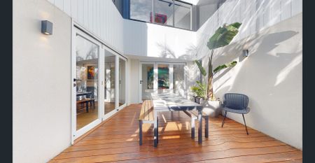 Fully Furnished Luxurious Townhouse with North-Facing Courtyard - Photo 2