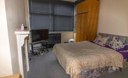 1 bedroom ground floor flat to rent - Photo 2