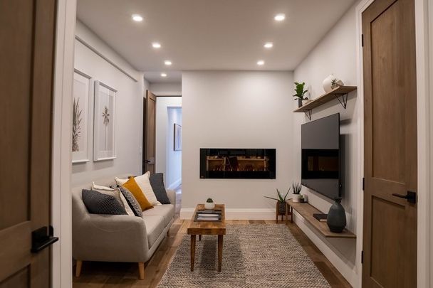 For Lease - 166 Oakmount Road Unit# Main, Toronto, Ontario - Photo 1