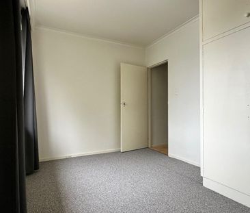 POSITION PERFECT - Photo 1