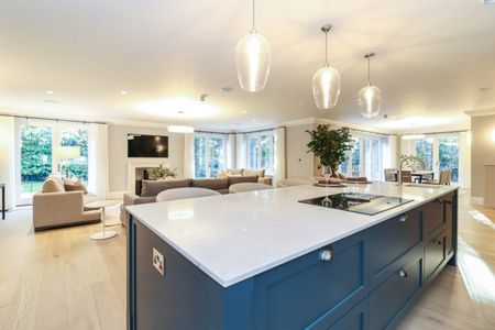 Knottocks Drive, Beaconsfield, Buckinghamshire,HP9 - Photo 2