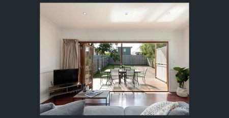 Charming Queenslander in Sought After Locale! - Photo 5