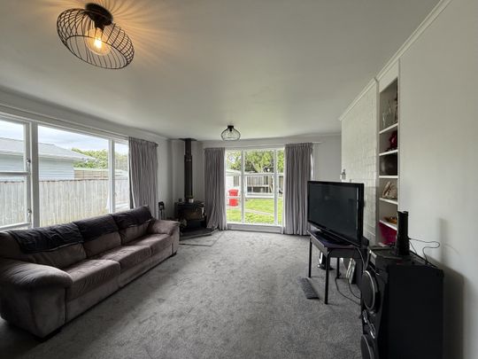 3 Bedroom - Location & Sunshine - Photo 1